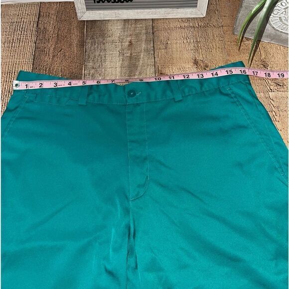 Mens Nike Dri-Fit Standard Fit Golf Shorts Green - Picture 8 of 11